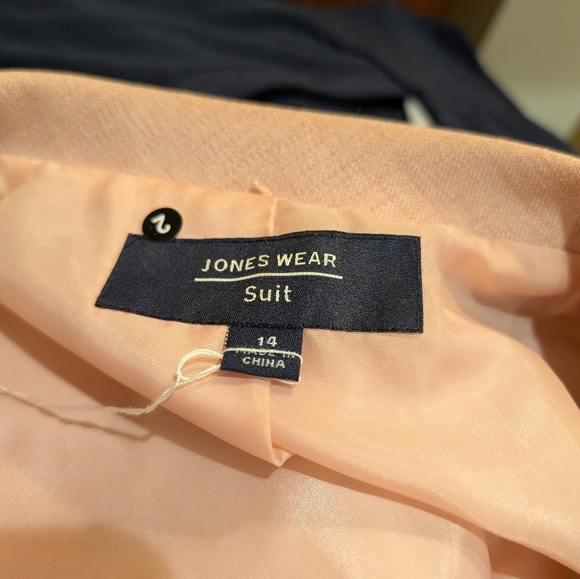 Jones Wear Soft Pink Women's Blazer - Picture 4 of 4